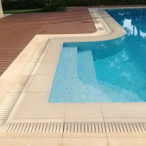 Swimming pool overflow Stone